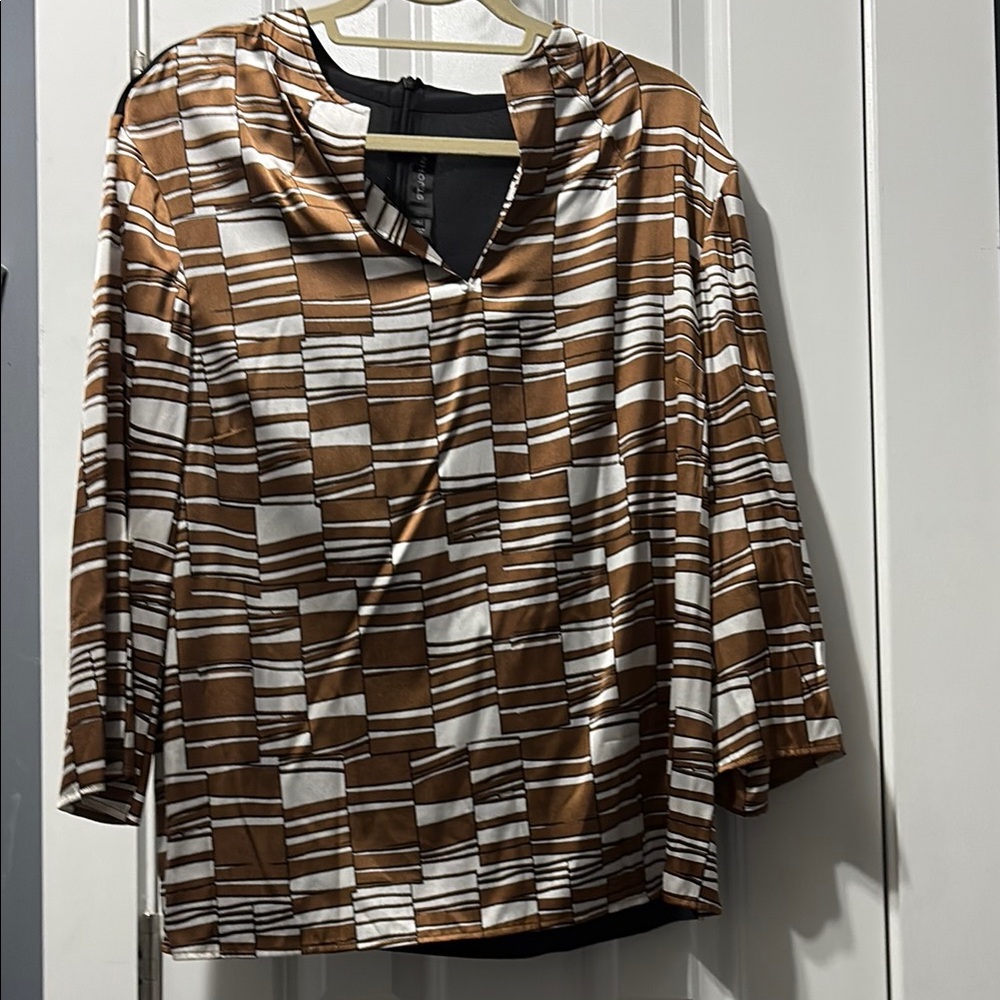 St. John Graphic Brown and Tan 3/4 Sleeve Blouse